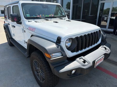 Used 2024 Jeep Wrangler Unlimited Sport AWD/4WD image 4