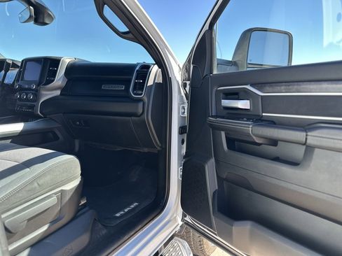 Used 2024 RAM 2500 Big Horn w/ Off Road Package image 9
