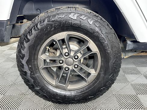 Used 2017 Jeep Wrangler 75th Anniversary image 49