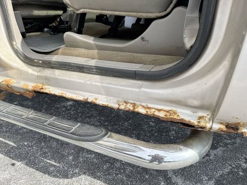 Used 2005 Chevrolet Silverado 2500 LT w/ Heavy-Duty Power Package image 28