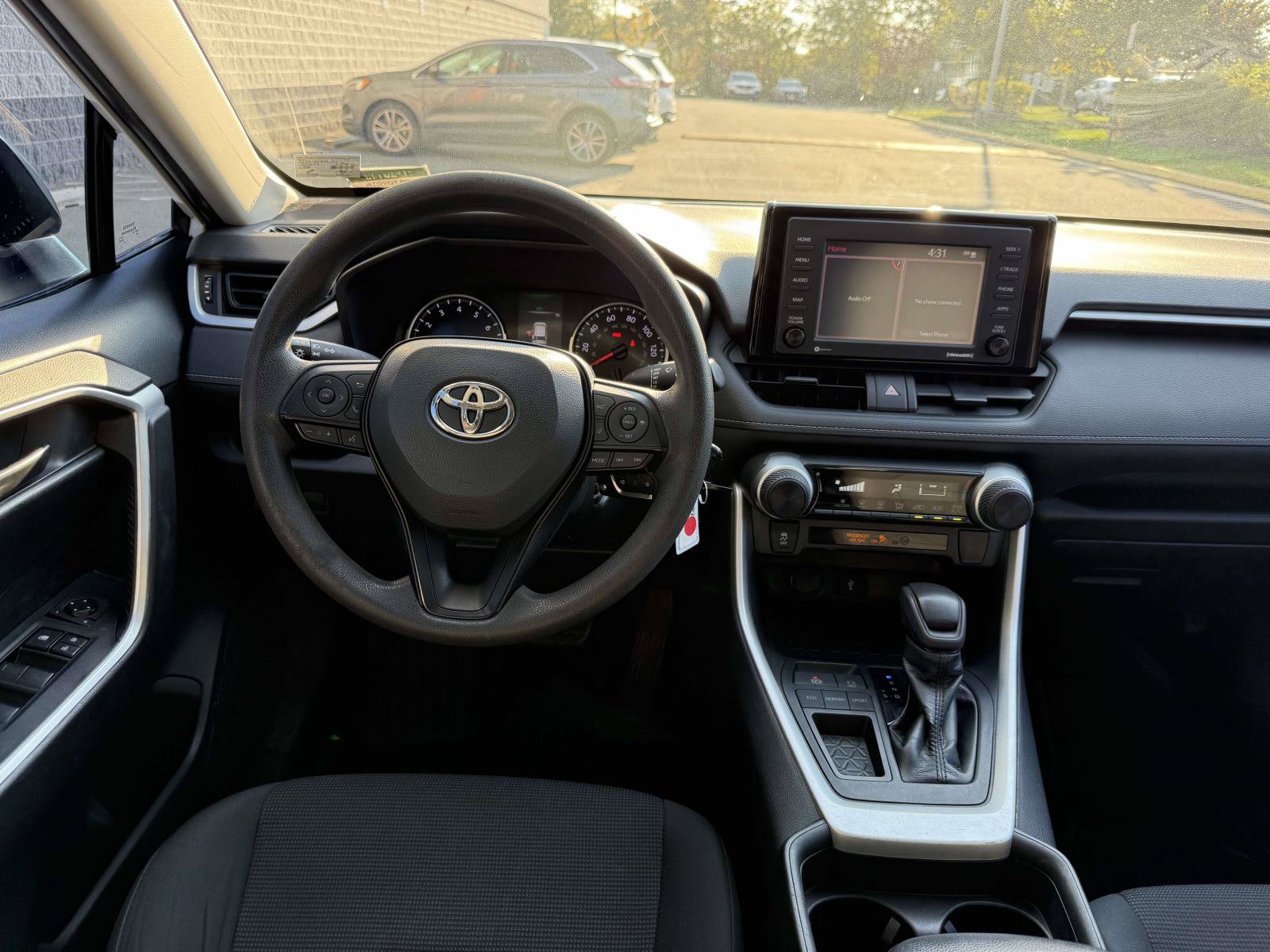 Used 2020 Toyota RAV4 LE FWD image 8