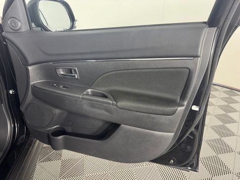 Used 2025 Mitsubishi Outlander Sport AWD image 29