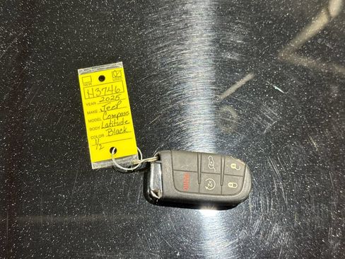 Used 2025 Jeep Compass Latitude w/ Sun & Sound Group AWD/4WD image 46
