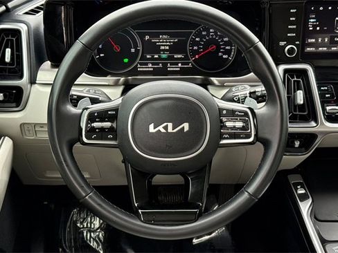 Used 2022 Kia Sorento S image 18