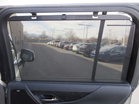 Used 2024 Lexus LX 600 4WD w/ Luxury Package image 21