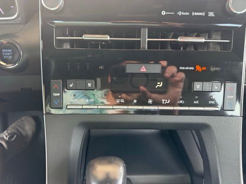 Used 2020 Toyota Avalon Touring w/ Advanced Safety Package image 13