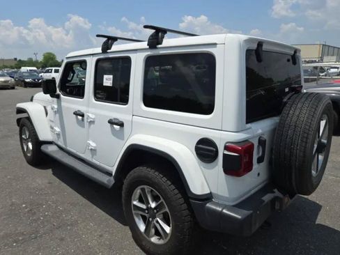 Used 2019 Jeep Wrangler Unlimited Sahara AWD/4WD image 4