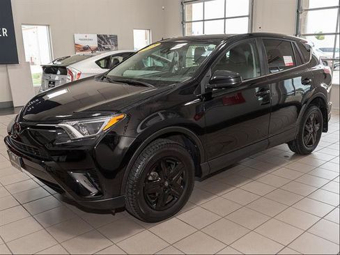 Used 2018 Toyota RAV4 LE w/ All Weather Liner Package AWD/4WD image 5