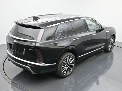 New 2026 Cadillac Vistiq Premium Luxury w/ LPO, Floor Liner Package image 27