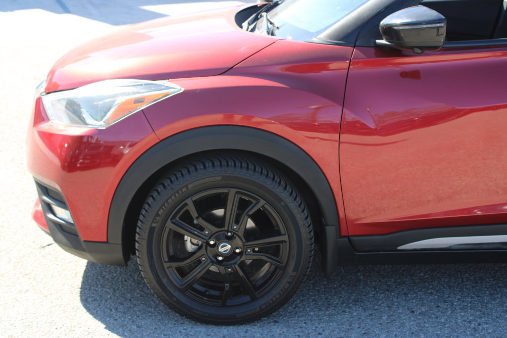 Used 2020 Nissan Kicks SR FWD image 7