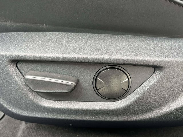 Used 2025 Ford Mustang Coupe RWD image 17