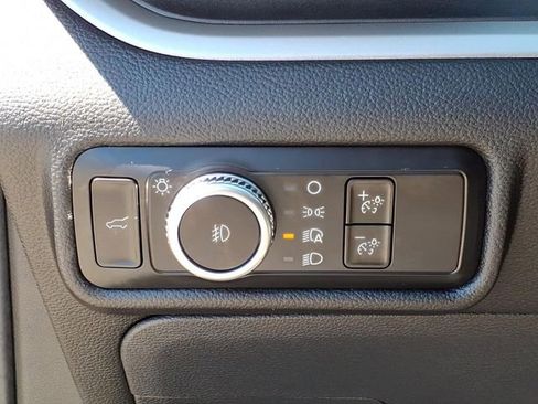 Used 2022 Ford Explorer XLT w/ Equipment Group 202A AWD/4WD image 20