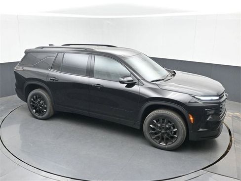 New 2026 Chevrolet Traverse LT image 1