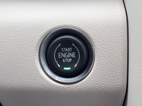Certified 2025 GMC Acadia Denali FWD image 32