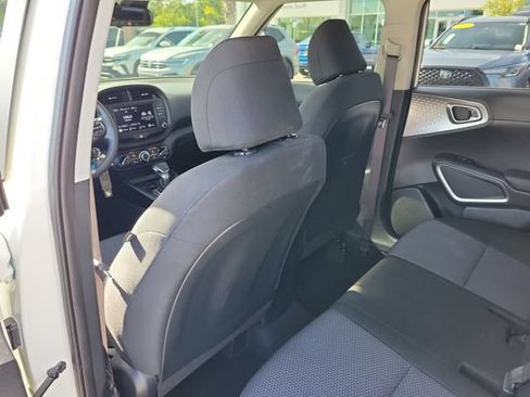Used 2024 Kia Soul LX w/ Option Group 015 FWD image 8
