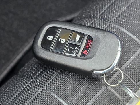 Used 2025 Honda HR-V Sport image 17