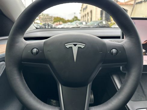Used 2024 Tesla Model Y Performance AWD/4WD image 26