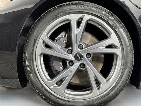 Used 2022 Audi e-tron GT Premium Plus image 11