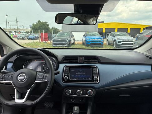 Used 2025 Nissan Versa SV FWD image 27