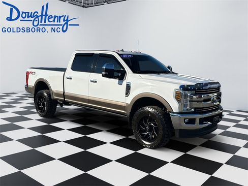 Used 2019 Ford F250 Lariat w/ Lariat Ultimate Package image 7