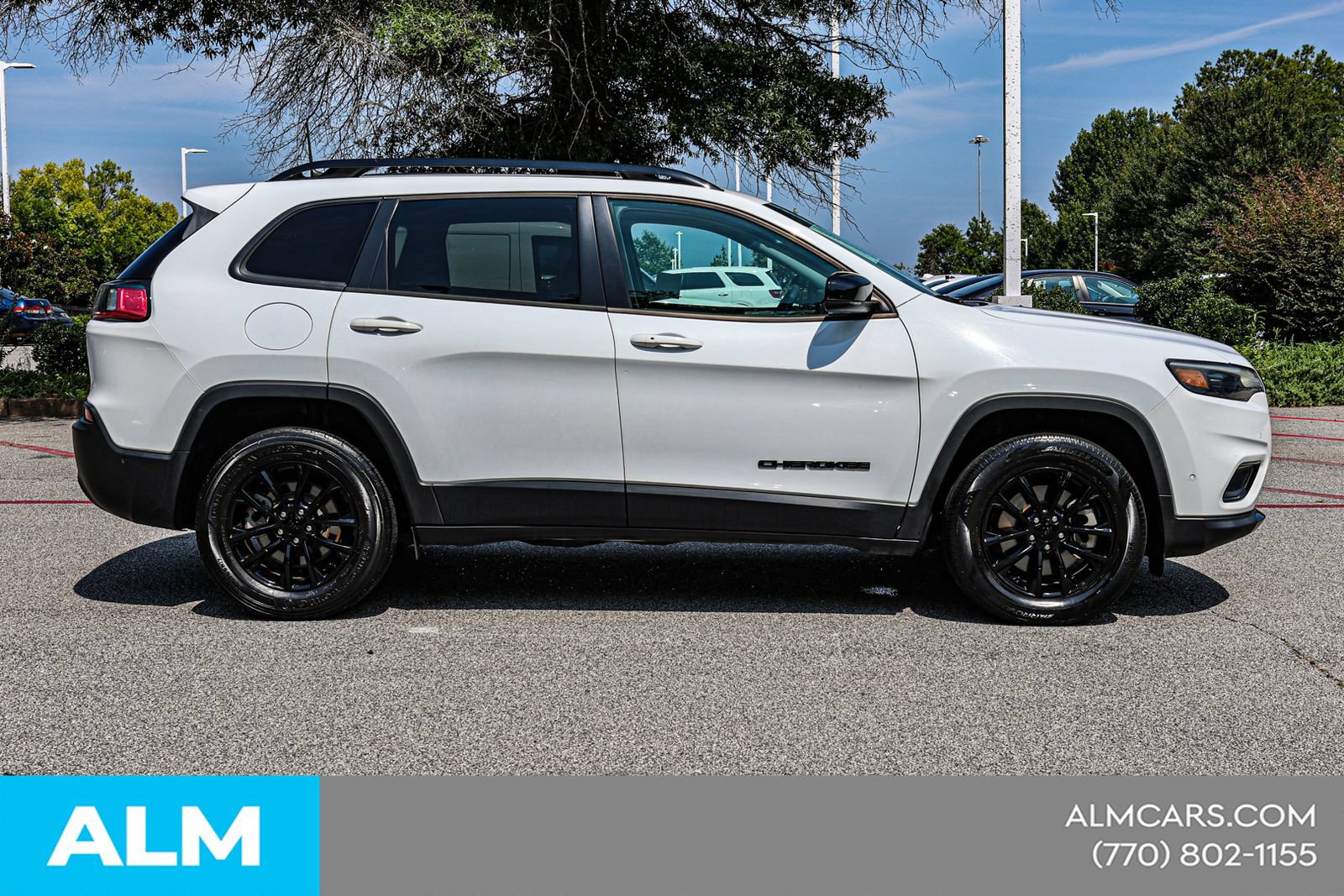Used 2023 Jeep Cherokee Altitude Lux AWD/4WD image 10