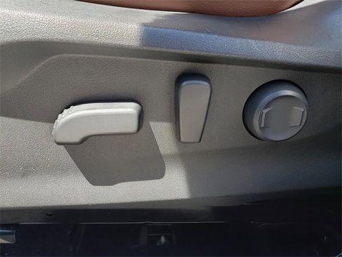 Used 2020 Subaru Forester Touring image 22