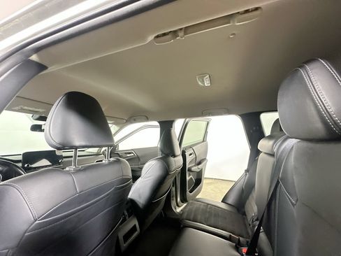 Used 2024 Mitsubishi Outlander SE FWD image 13