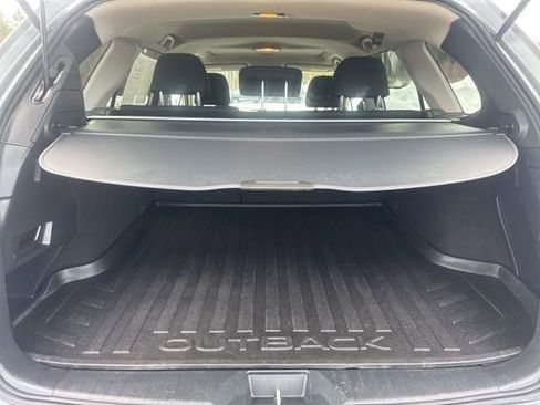 Used 2019 Subaru Outback 2.5i Premium image 24
