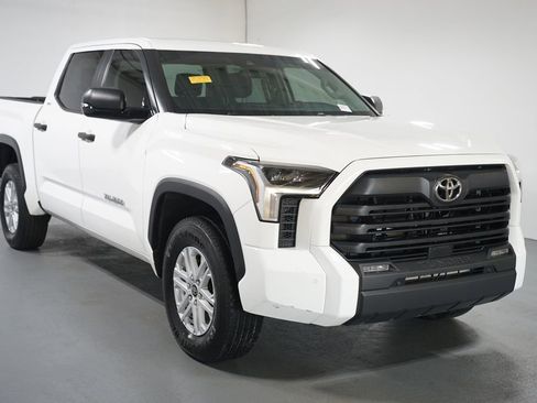 Used 2024 Toyota Tundra SR5 image 3