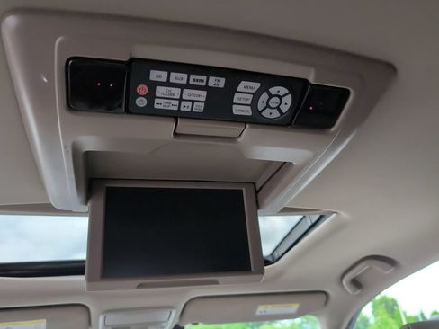 Used 2017 Honda Pilot Touring image 36