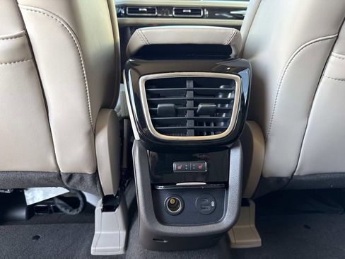 Used 2021 Lincoln Nautilus Reserve w/ Equipment Group 201A image 16