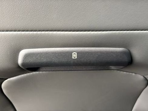 New 2025 Ford Expedition Active image 10