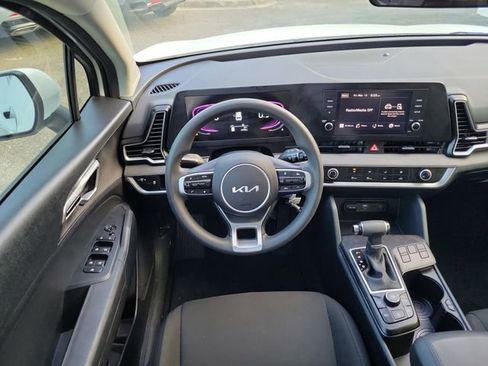 Used 2025 Kia Sportage LX FWD image 26