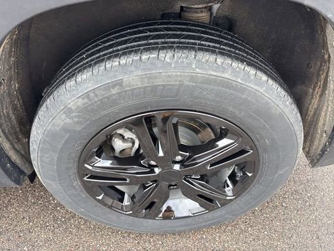 Used 2024 GMC Terrain SLE image 11