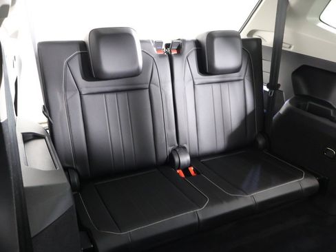 Used 2022 Volkswagen Tiguan SE FWD image 36