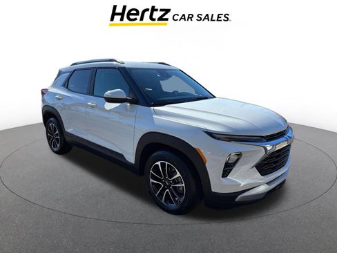 Used 2025 Chevrolet TrailBlazer LT image 1