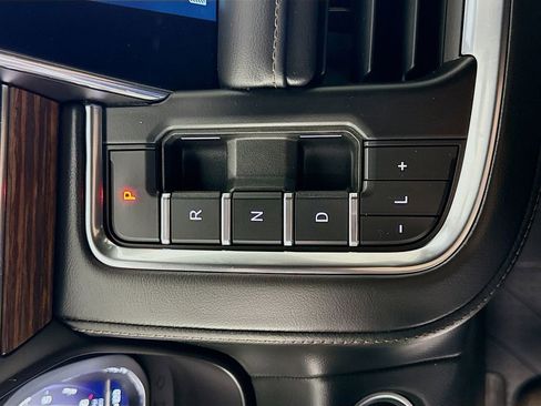 Used 2022 Chevrolet Suburban High Country w/ Max Trailering Package AWD/4WD image 17