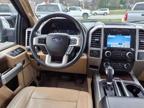 Used 2017 Ford F150 Lariat w/ Equipment Group 502A Luxury image 8