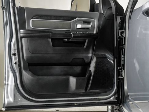 Used 2022 RAM 2500 Big Horn AWD/4WD image 32