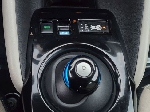 Used 2020 Nissan Leaf SL Plus image 23