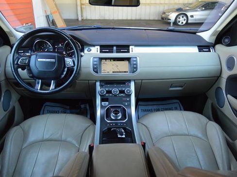 Used 2016 Land Rover Range Rover Evoque SE image 14