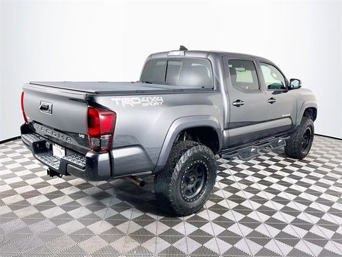 Used 2019 Toyota Tacoma TRD Sport w/ Technology Package image 8
