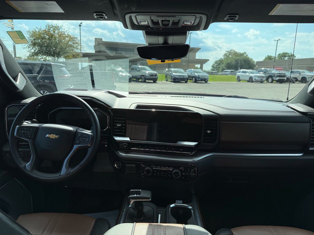 Used 2026 Chevrolet Silverado 1500 High Country w/ Technology Package AWD/4WD image 13