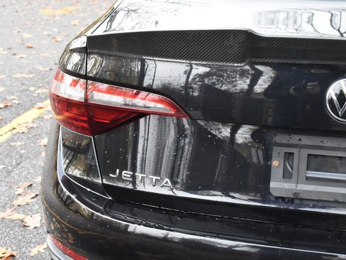 Used 2022 Volkswagen Jetta SE image 18