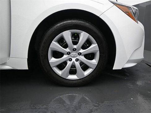 Used 2024 Toyota Corolla LE image 17