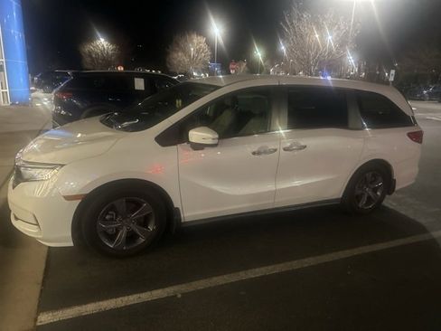 Used 2022 Honda Odyssey EX image 3