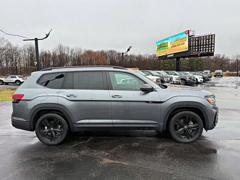 Used 2023 Volkswagen Atlas SEL R-Line image 10