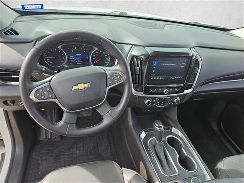 Used 2020 Chevrolet Traverse LT w/ Driver Confidence II Package image 16