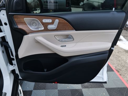 Used 2021 Mercedes-Benz GLE 350 4MATIC w/ AMG Line Exterior image 36