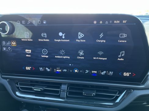 Used 2025 Chevrolet Equinox EV RS image 24